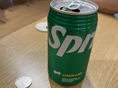 楽天のラウンジでマッサージのコインと飲み物もらい休憩です。