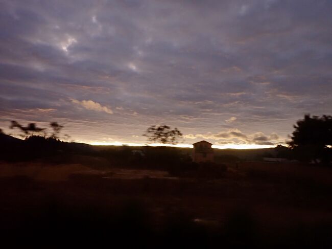 マダガスカルの大地に日が昇ります。