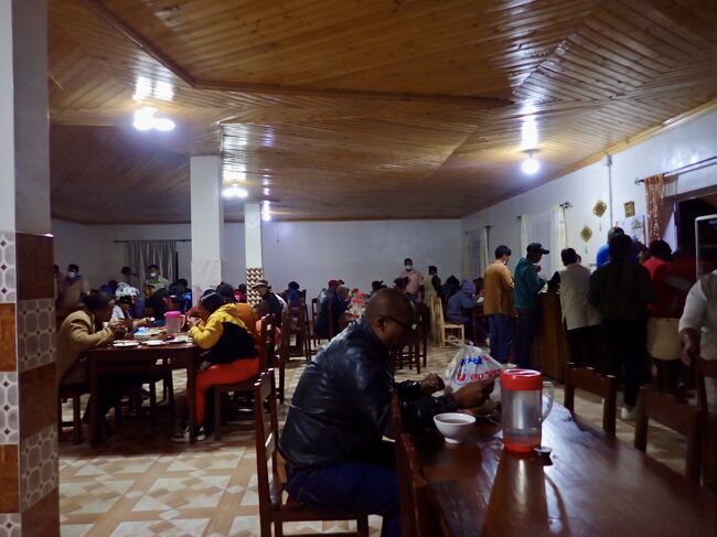 19:32<br />夕食の時間です。