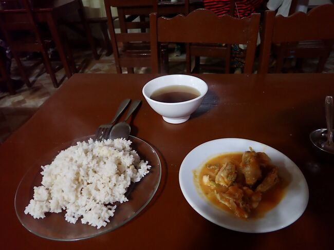 鶏肉の煮込みのアクーソスでAr.6k(200円)。<br /><br />2023/7/22(土) の合計(アリアリ)<br />バス代                          55k<br />昼食                               6k<br />夕食                               6k<br />飲食・雑貨                    10k               <br />計                            Ar77k<br />Ar.1kを33円として 2541円<br /><br />2019/11/27から旅を初めて1334目まで計 5,959,709円使用。<br />1日、4467円使っています。