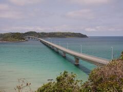「海士ケ瀬公園」から見た「角島大橋」
海の色、綺麗～☆
この景色が見たかった！