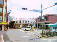 高田市駅（近鉄南大阪線）を通過します。駅前にあるアーケード商店街（Takada Walk）が気になるところです。