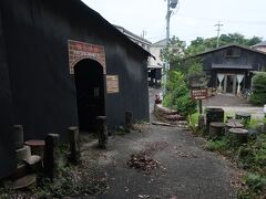 神明社の裏手にある登窯(陶榮窯)にやって来ました。