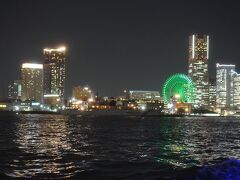 これは帰り道に万国橋から撮ったみなとみらいの夜景です。

最後までお付き合い、いただきありがとうございました。

関連動画
【Trip Vlog】横浜工場夜景クルーズ　#Factory #NightView #Cruise in #Yokohama　#横浜　#工場夜景　#クルーズ  #川崎　#kawasaki
https://youtu.be/C8qmfCdMl54