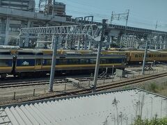 ３時間で岡山に到着～。
ここまでは何度も乗った路線ですが、ここから私は初の瀬戸大橋線への乗り換え！
四国に電車で行くのは初めて！

岡山と高松を結ぶ快速マリンライナーに初乗車です。