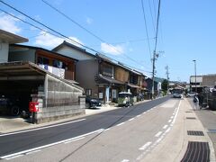 名鉄美濃駅の保存車を見た後は美濃市駅近くの駐車場に車を置いたままでそのまま歩いて行っても良かったのですが、美濃市の代表的な観光地「うだつの上がる町並み」近くにも駐車場があるので移動してきました。こちらは有料駐車場ですが舗装されていてしっかり管理されています。そして何より駐車場からうだつの上がる町並みまですぐです。