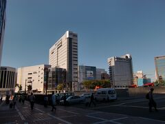 富山空港からリムジンバスで富山駅に。