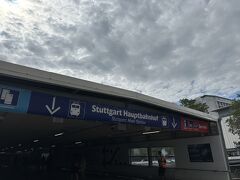 約3時間の電車の旅を経てシュトゥットガルトに到着しました。