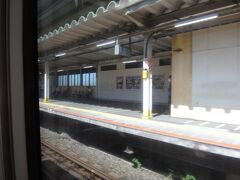 新幹線高架下の西大井。
