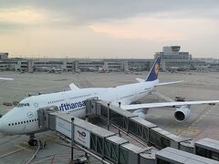 フランクフルト空港に到着です。
B747-8は快適です。