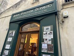 シチリア島で一番来たかった【ANTICA DOLCERIA BONAJUTO】。
イタリア三大チョコレートの一つ、モディカチョコレートで有名なお店です。