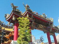 関帝廟
日本のお寺とは違いますが、豪華な門ですね