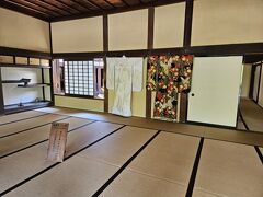 掛川城御殿
きれいな着物がかざってありました。