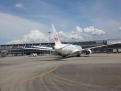 関西空港に定刻に到着しました。
リムジンバスで大阪梅田へ向かいました。
関西空港14：27→大阪（梅田駅）15：38　￥1，600-