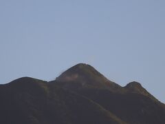 4:55　岩木山山頂、ピークがよくわかります