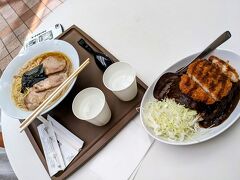 乗継便まで一時間半あるので、羽田でお食事。