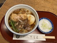 一旦商店街で昼食。