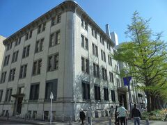 この建物はノーマークでしたが、通りかかった時目を惹きました。

KN日本大通ビル
建築年　1911（明治44）年
設計　遠藤於菟、酒井祐之助