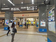 静岡駅に時刻ピッタリに到着。
流石、世界に誇る新幹線！　凄い！

まずは、荷物を預けるために、ホテルに向かいます。
