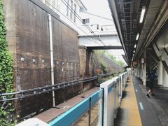 田端駅から京浜東北線各駅停車で浦和方面を目指します。