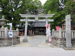 乙川沿い。岡崎公園のやや東側にある神社です。