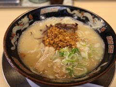 まずは、お昼に「鹿児島ラーメン豚とろ天文館本店」でラーメン１杯目