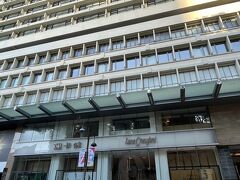 宿泊していたホテルの隣はなんとレーンクロフォード
略してレンクロ！！

以前は今と違ったファッションが好みだったから
香港に来たら絶対レンクロでお買い物していたけれど
今回はどうかな？笑