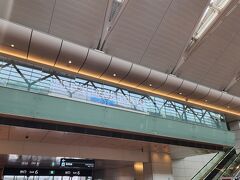 まずは羽田空港第2ターミナルビルへ。
今回もANA利用です。
時間があったのでラウンジも満喫しました。