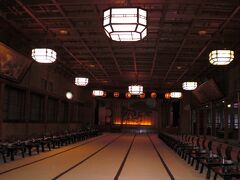 金具屋の歴史で有名な130畳の『大広間』と折り上げ天井