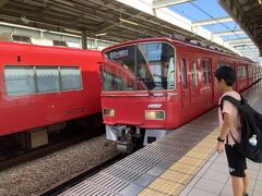 今日から息子が楽しみにしていた夏休み！

車をセントレア近くの駅のパーキングに停めて名鉄に乗ります。