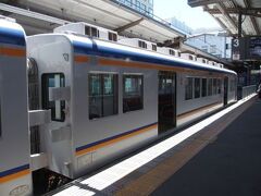 和歌山市駅からは南海加太線で加太へと向かいます。普通電車で約30分。近いので気軽に行くことができます。２両編成でローカル感満点でした。