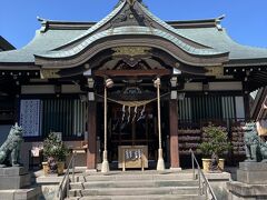 敷地の隣の湯殿山神社に参拝。