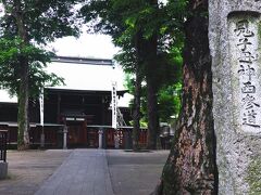 さて、池袋駅から歩いて10分ほどで　雑司が谷鬼子母神堂です。

