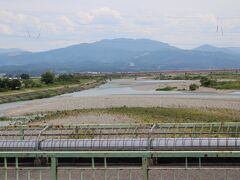 後で調べてみたら～庄川は、飛騨の山岳地帯=白川郷の辺りから流れているそうです・・