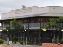 railway hotelとついてるのは、みると
Cairns Central Sharehouseとでます。