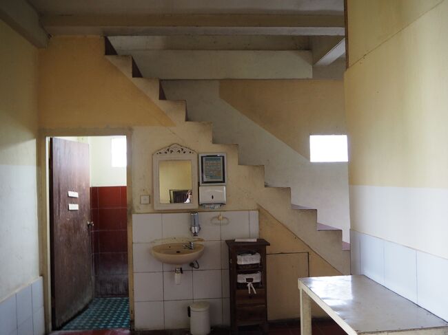 まさ子石けんの工場へ行って、2階の売店で石けんの切り落としを買いました。<br />この寂れた雰囲気がたまりません。<br /><br />私が写真家だったら、写真集に載せますね。<br />白衣のおばちゃんたちが、談笑しながら作業してました。<br /><br />おすすめスポットです。