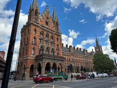 ロンドンもトイレ事情はよくないみたいなのでおトイレを済ませて10時半頃にキングスクロス駅へ。ホテルから歩いて10分ちょっとです。