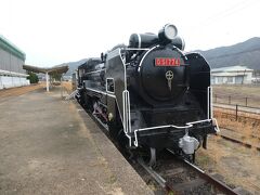 旧大社駅へ。
D51蒸気機関車。
