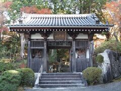 9：58　東光山　花山院　菩提寺　到着しました、意外と早く着きましたね。

道は寺に近づくと、とんでもない急斜面でしたね。成相寺とおなじくらい急な坂道。

このお寺も法道仙人が開山と伝わります。