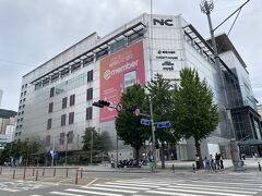 その後、お土産を探しに東横イン西面駅の近くにあるNC百貨店まで戻る
百貨店とはいえ、格はロッテよりかなり下がるが、気楽なモールという感じ。