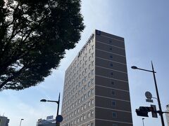 仕事を終えて、チェックインします。
繁華街と反対側のコンフォートホテル小倉