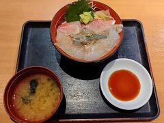 魚っ喰いの田で海鮮丼を食べている気が。