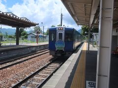 次の小諸方面の列車ですが定期列車だと14時15分発の小諸行
何と3時間も開いてしまいますが・・・

11時33分発快速小諸行の臨時列車があるはず(事前に調べました)

これに乗ろうと思っていたらこの列車は全席指定のHIGH RAIL 1375でした

さすがに3時間待ちとなると、、、ということで840円を支払い､最後の1席を確保して乗車
こちらHIGH RAIL 1375は全席指定ですが､「快速」なので指定席券を購入すれば18きっぷでも乗車することができます