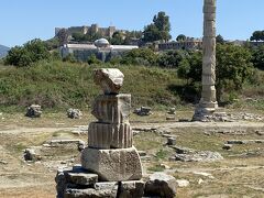 アルテミス神殿跡、世界の7不思議に数えられた神殿、今は円柱1本のみ残る
