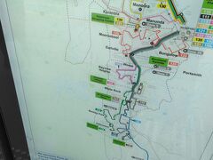 緑のクリスタルブルックの近くのバス停から

