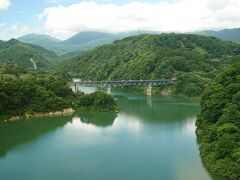 山形自動車道からの月山湖