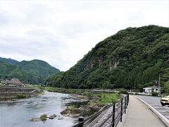 1428　馬渓橋駐車場に　立ち留まりの景