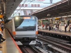 前回はもっと早い出発でしたが､バスの時間を調べたらこの電車でちょうどよい(この前の電車だと早すぎる)ので、、、

05時44分発の快速高尾行です