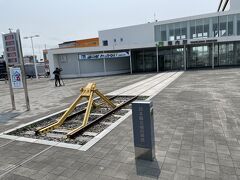 駅の北方。かつてはこの辺まで線路があり、樺太方面の船に接続してたのでしょうか。今は昔、ですね。