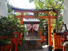 辰巳大明神（旧家の屋敷神として白蛇が祀られていた。旧家の移転に伴い、祠が残った。）